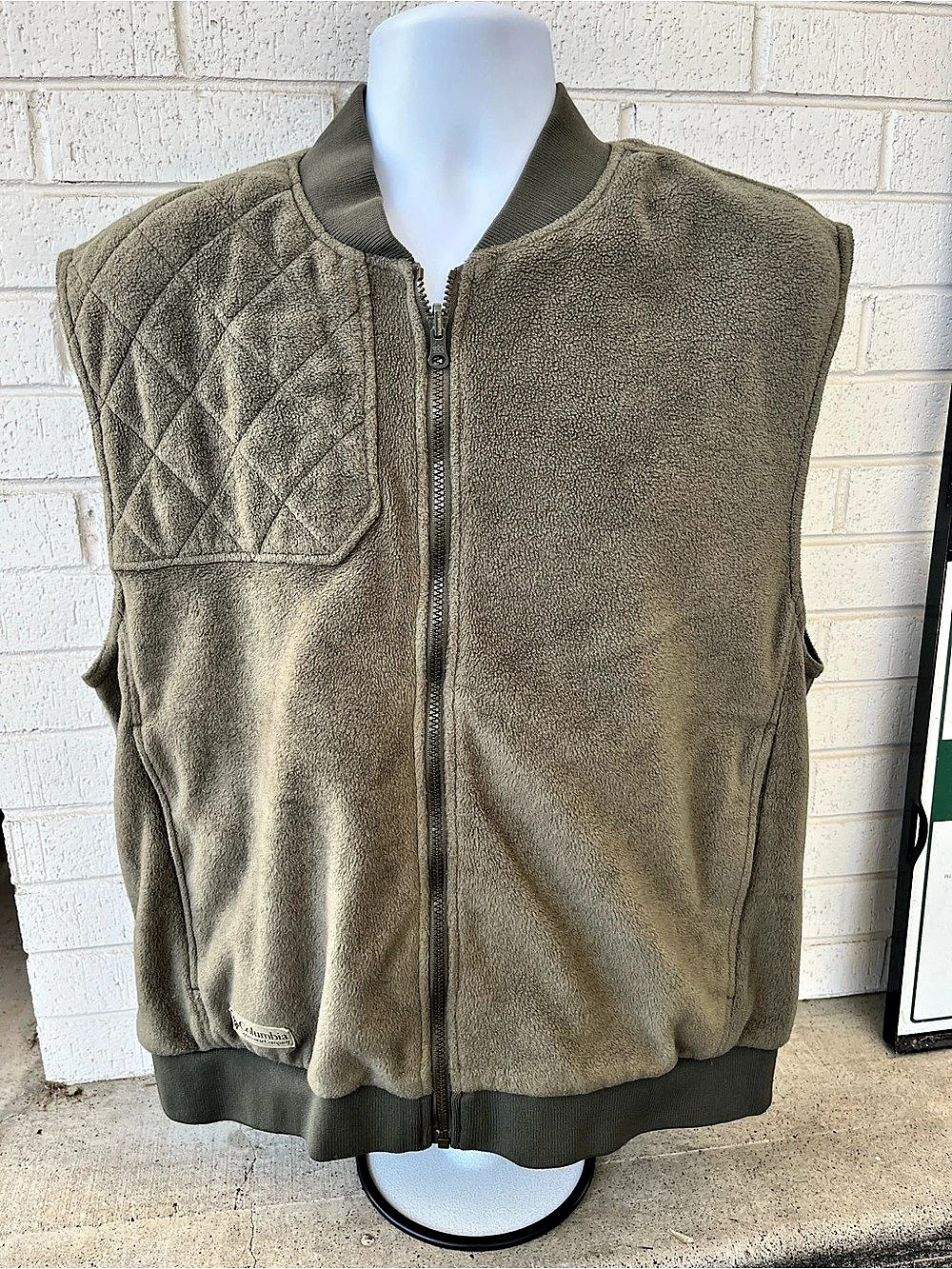 Columbia Men's Hunting Fleece Zip Vest Size XL Green